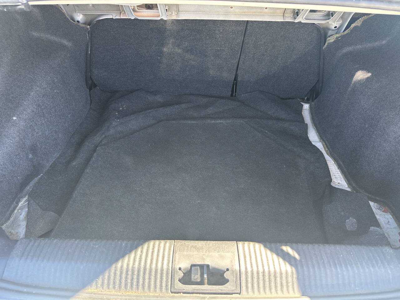 Used 2010 Ford Focus SE FWD image 21