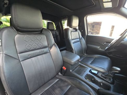 Used 2022 Nissan Frontier PRO-4X w/ Pro-4X Premium Package AWD/4WD image 21
