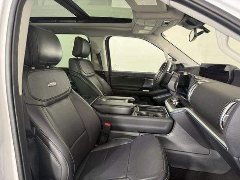 Certified 2025 Ford Expedition Platinum AWD/4WD image 10