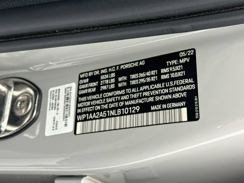 Used 2022 Porsche Macan AWD/4WD image 34