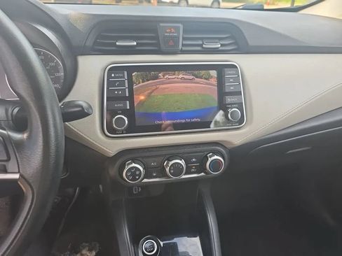 Used 2021 Nissan Versa SV FWD image 30