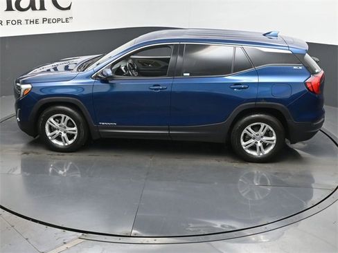 Used 2020 GMC Terrain SLE image 43