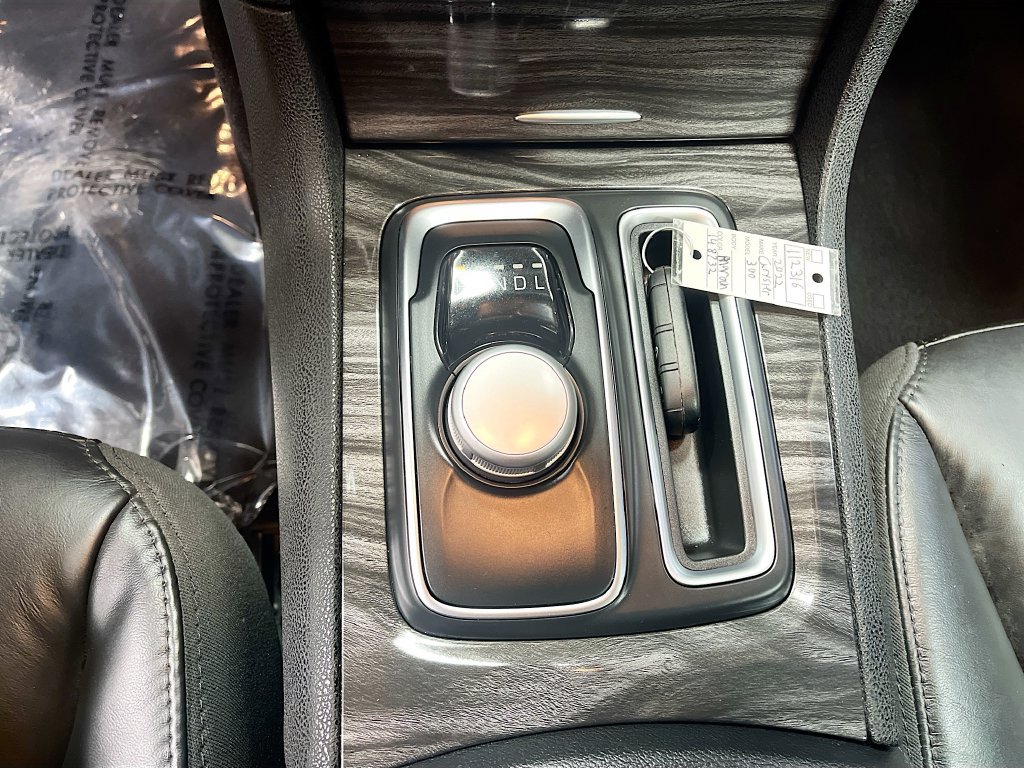 Used 2022 Chrysler 300 Touring L RWD image 16