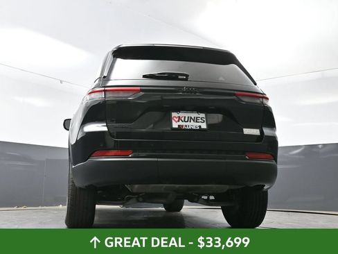 Used 2025 Jeep Grand Cherokee Altitude AWD/4WD image 58