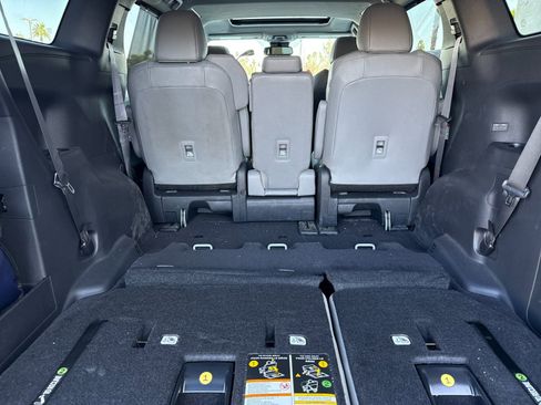 Used 2025 Toyota Sienna XLE w/ XLE Plus Package image 15