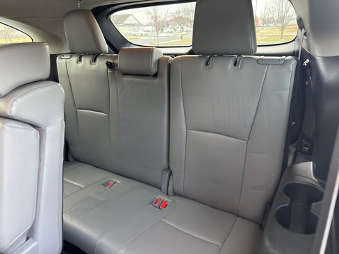 Used 2021 Toyota Highlander XLE image 11