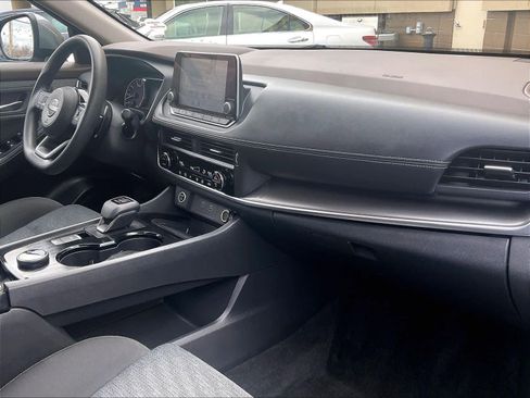 Used 2023 Nissan Rogue SV image 14