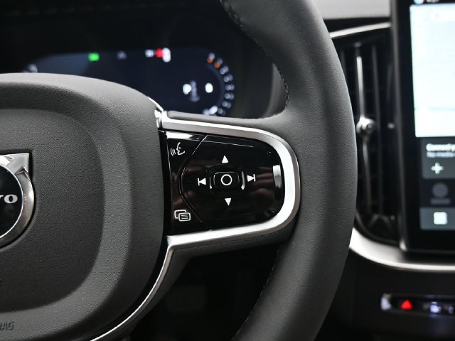 New 2026 Volvo XC90 B6 Plus w/ Protection Package Premier AWD/4WD image 25