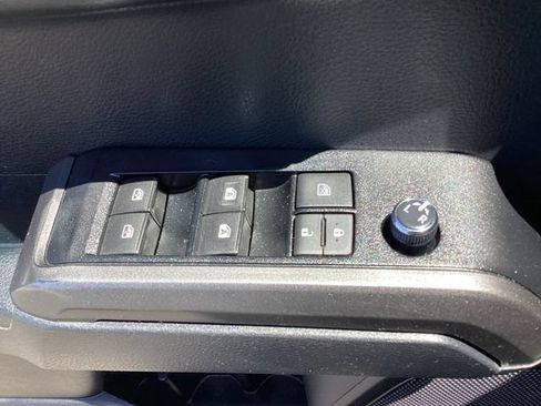 Used 2017 Toyota Tacoma TRD Off-Road AWD/4WD image 28