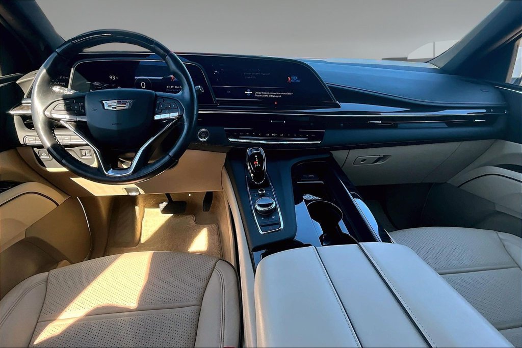 Used 2023 Cadillac Escalade ESV Premium Luxury w/ LPO, Floor Liner Package AWD/4WD image 15