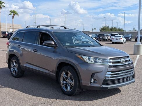 Used 2019 Toyota Highlander Limited Platinum w/ Carpet Mat Package (TMS) AWD/4WD image 3