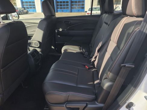 Used 2023 Honda Passport TrailSport image 13