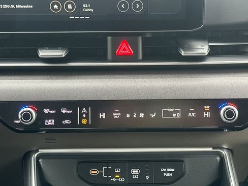 New 2026 Kia Carnival EX image 24