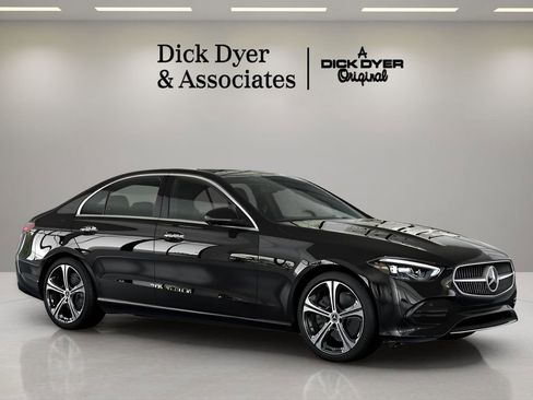 Used 2025 Mercedes-Benz C 300 Sedan image 5