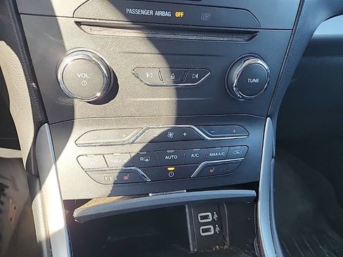 Used 2016 Ford Edge SEL w/ Equipment Group 201A AWD/4WD image 22