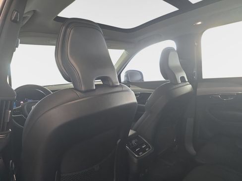 Used 2023 Volvo XC90 B5 Core AWD/4WD image 9