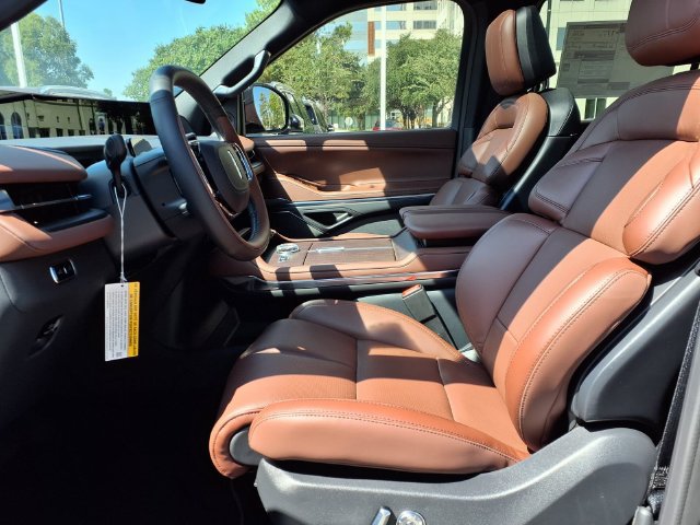 New 2027 Lincoln Navigator Reserve AWD/4WD image 7