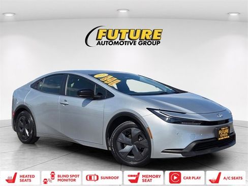 Used 2024 Toyota Prius LE image 1