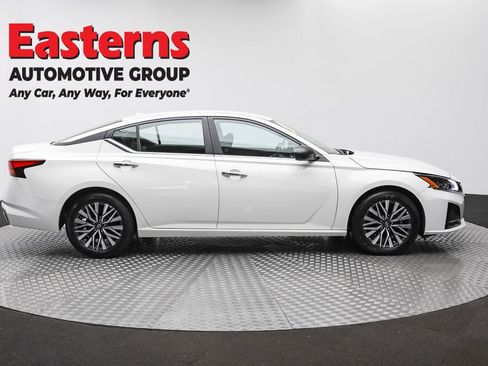 Used 2025 Nissan Altima 2.5 SV image 4