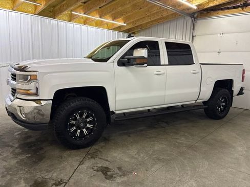 Used 2018 Chevrolet Silverado 1500 LT w/ True North Edition AWD/4WD image 4