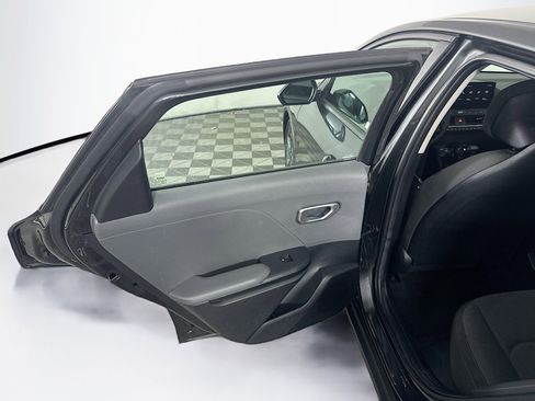 Used 2025 Kia K4 LXS image 25