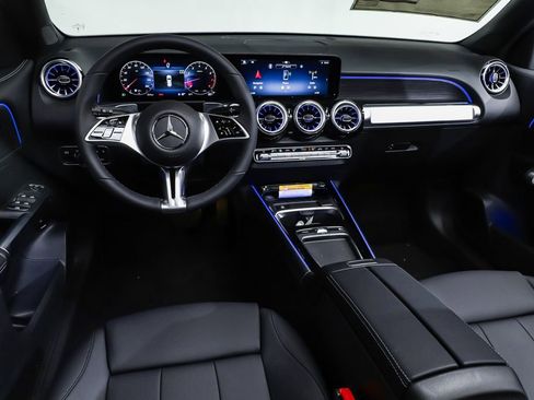 New 2026 Mercedes-Benz GLB 250 4MATIC image 6