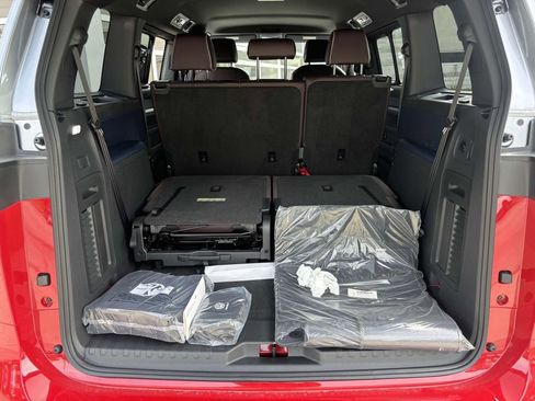 New 2025 Volkswagen ID. Buzz Pro S image 9