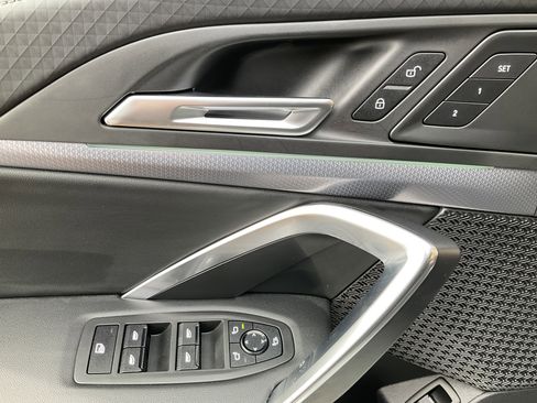 Used 2025 BMW X2 xDrive28i image 28