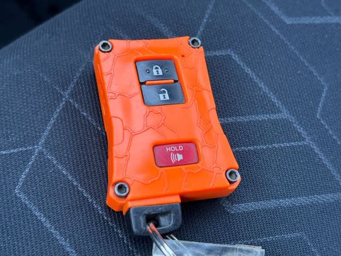 Used 2017 Toyota Tacoma TRD Off-Road w/ Tow Package image 28