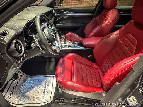 Used 2023 Alfa Romeo Stelvio Veloce image 13