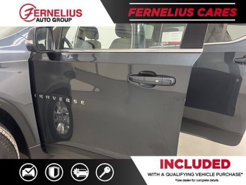 Used 2021 Chevrolet Traverse LT FWD image 11