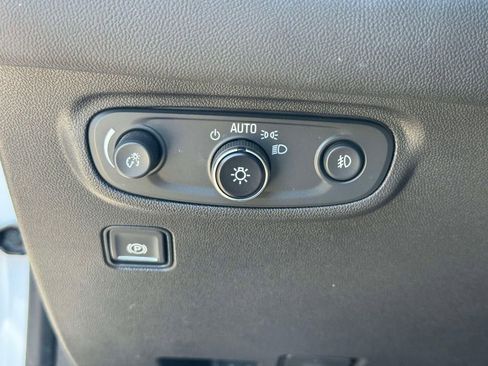 Used 2022 GMC Terrain SLT w/ Infotainment Package II AWD/4WD image 19