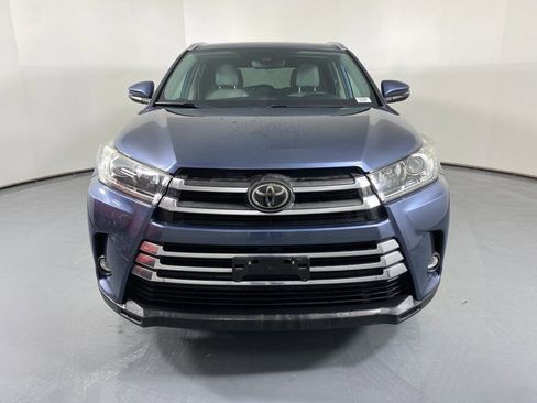 Certified 2019 Toyota Highlander Limited image 2