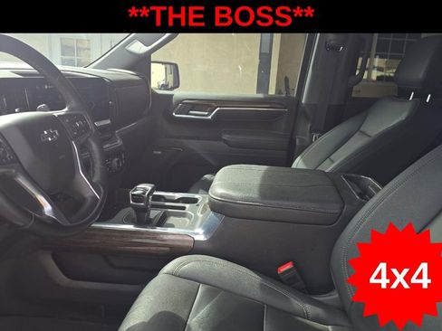 Used 2023 Chevrolet Silverado 1500 LT Trail Boss w/ LT Trail Boss Premium Package image 13