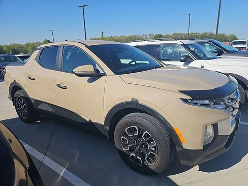 Used 2023 Hyundai Santa Cruz SEL w/ Launch Package AWD/4WD image 2