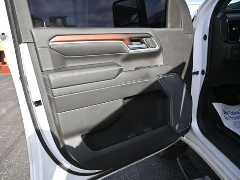 Used 2024 GMC Sierra 3500 Denali w/ Denali Reserve Package image 30