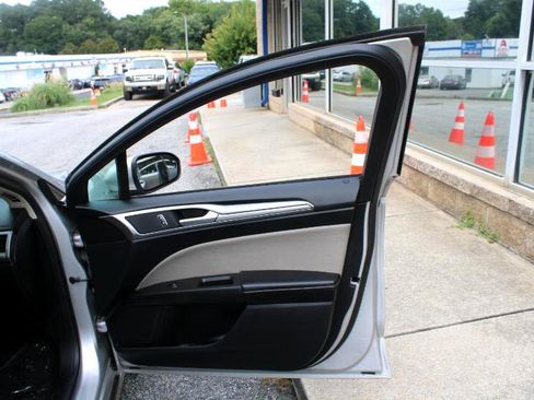 Used 2019 Ford Fusion S image 21