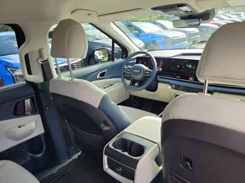 New 2026 Kia Carnival EX FWD image 13
