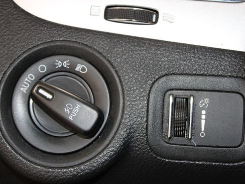 Used 2019 Dodge Journey SE w/ Connectivity Group FWD image 42