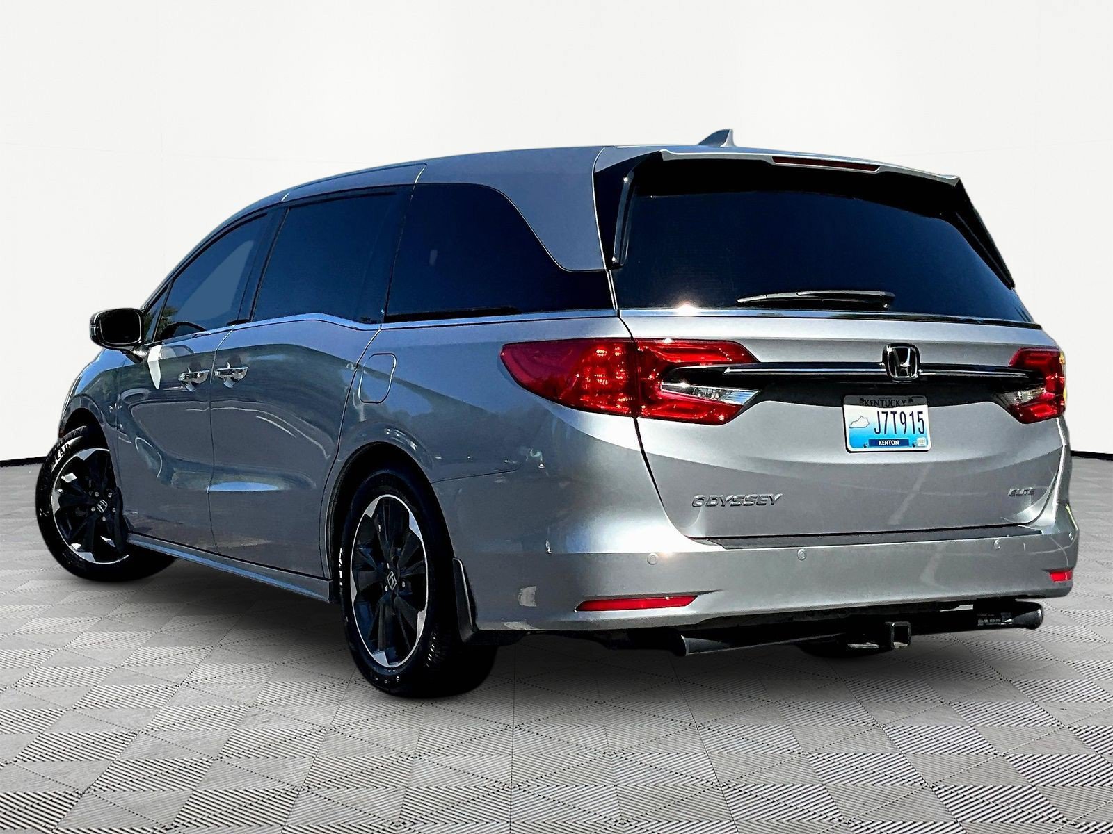 Used 2024 Honda Odyssey Elite image 4