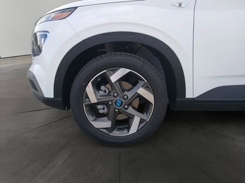 New 2025 Hyundai Venue SEL image 14