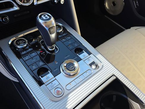 New 2025 Bentley Flying Spur Plug-In Hybrid image 30