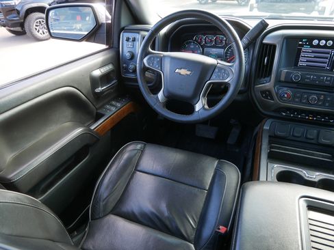 Used 2018 Chevrolet Silverado 1500 High Country image 9