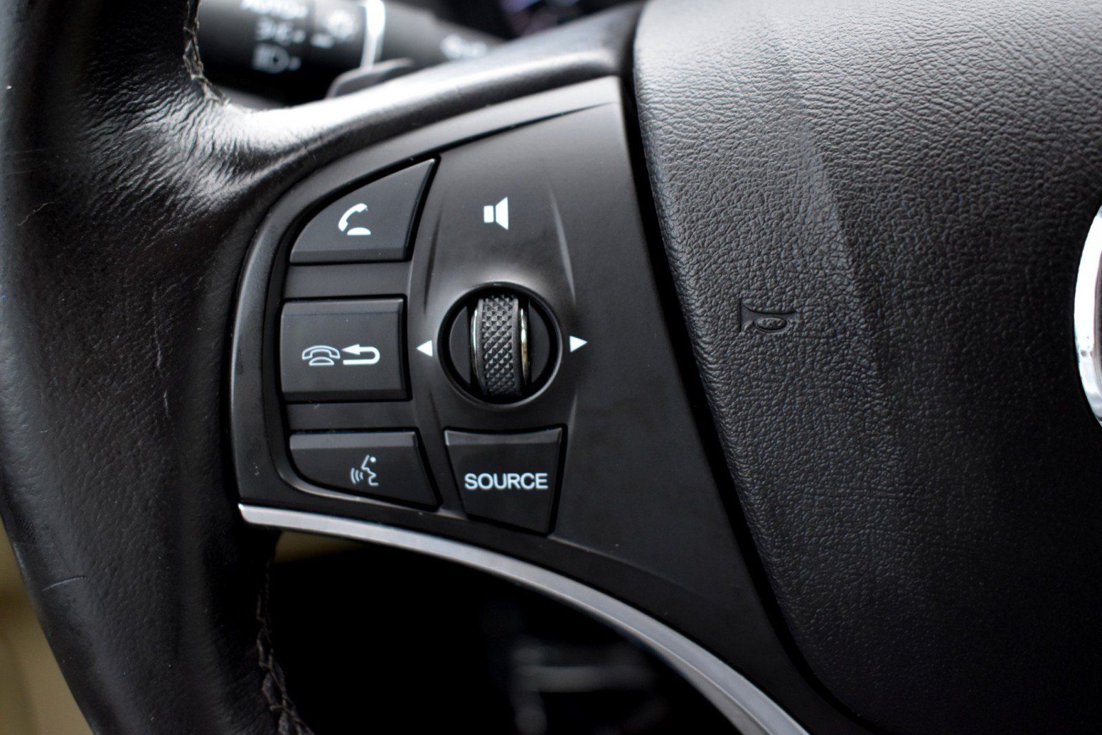 Used 2016 Acura MDX SH-AWD image 18