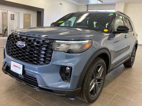 New 2026 Ford Explorer ST-Line w/ ST-Line Street Pack image 4