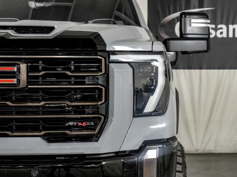 Used 2024 GMC Sierra 2500 AT4X image 40