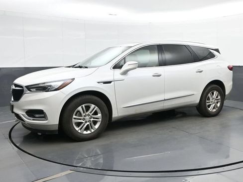 Used 2018 Buick Enclave Essence w/ Trailering Package FWD image 4