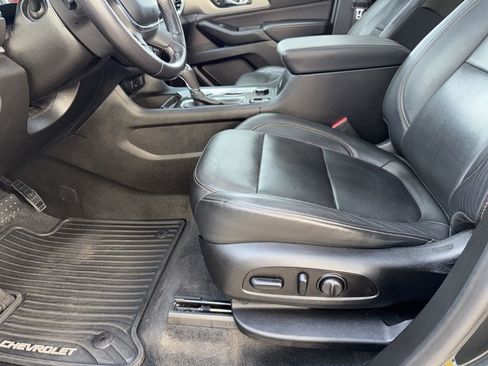 Used 2019 Chevrolet Traverse RS image 18