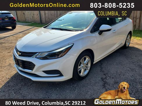 Used 2018 Chevrolet Cruze LT FWD image 1