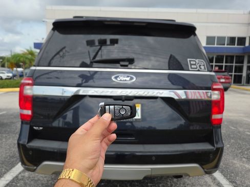 Used 2021 Ford Expedition XLT RWD image 4